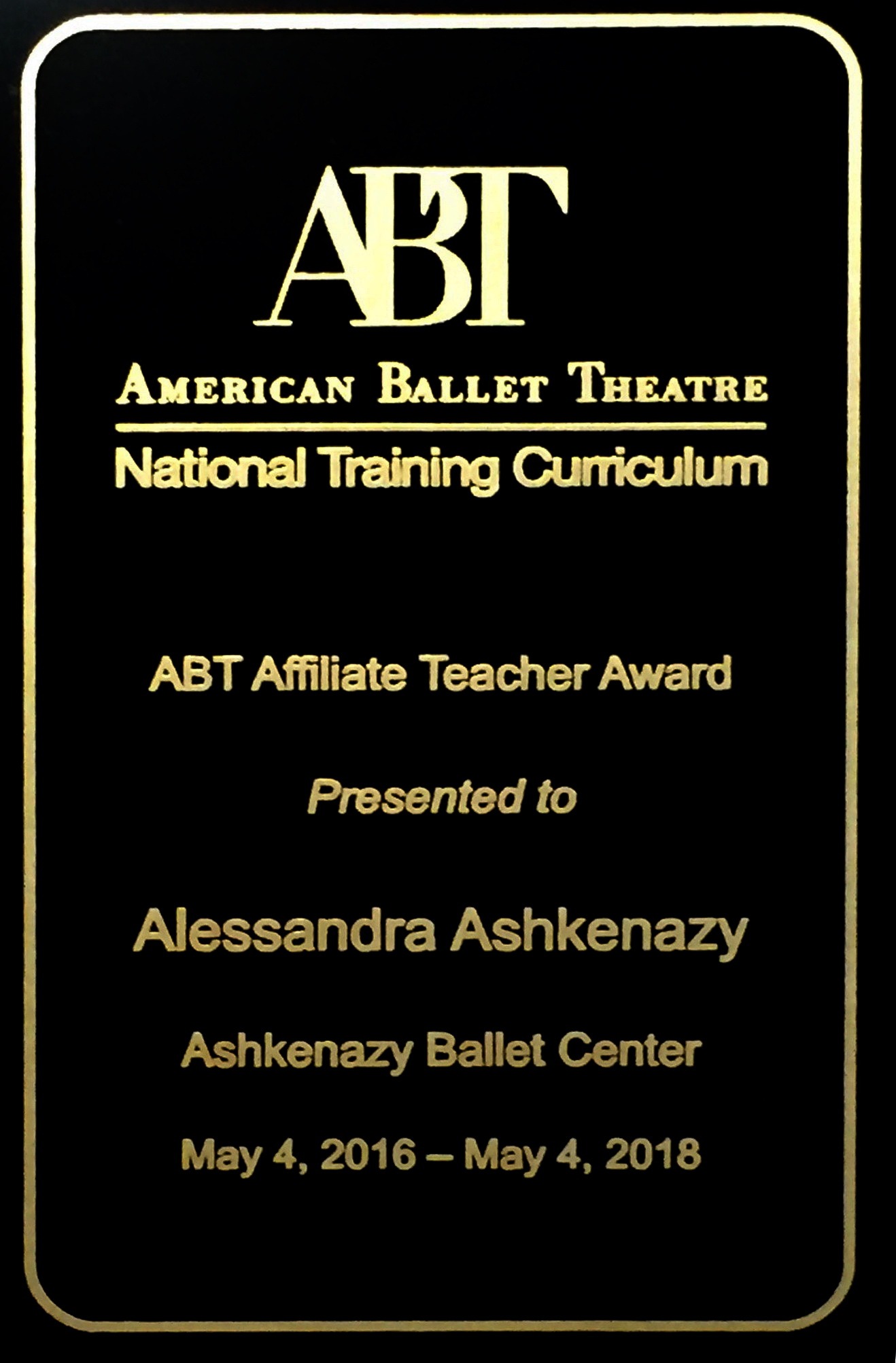 Fotografia o locandina originale: Alessandra Ashkenazy ottiene la massima qualifica ABT NTC